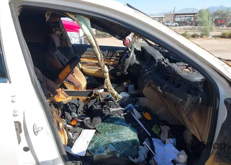 2017 Kia Cadenza Premium из США, поврежденный, VIN KNALB4J13H5066060